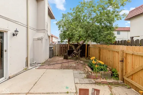 8543 La Corrida Court Indianapolis IN 46227