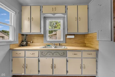 2816 16th Street Columbus IN 47201