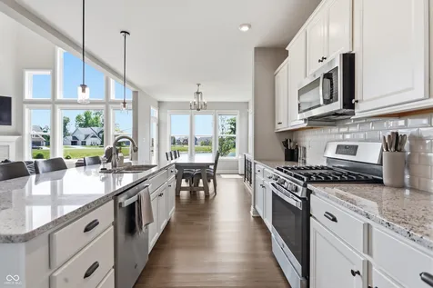 976 Pond View Drive Greenfield IN 46140