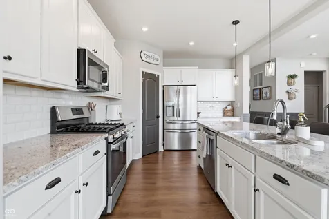 976 Pond View Drive Greenfield IN 46140