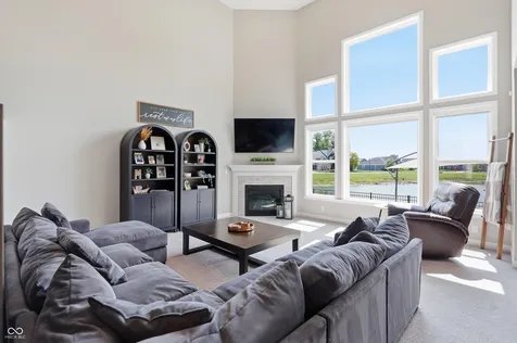 976 Pond View Drive Greenfield IN 46140