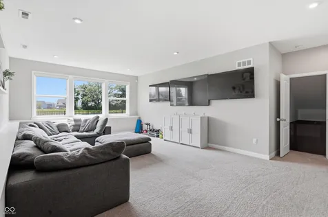976 Pond View Drive Greenfield IN 46140