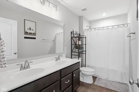 976 Pond View Drive Greenfield IN 46140