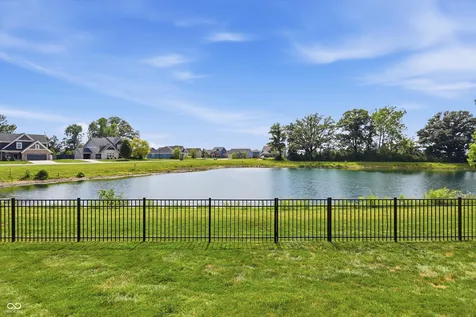 976 Pond View Drive Greenfield IN 46140
