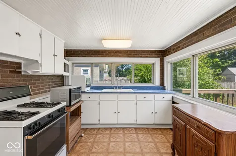 851 S Pershing Avenue Indianapolis IN 46221