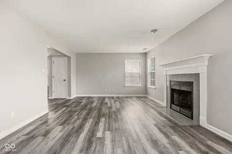 5187 Pin Oak Drive Indianapolis IN 46254