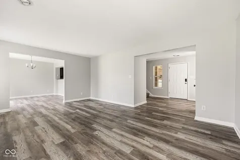 5187 Pin Oak Drive Indianapolis IN 46254