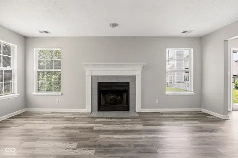 5187 Pin Oak Drive Indianapolis IN 46254