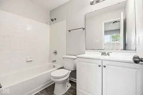 5187 Pin Oak Drive Indianapolis IN 46254