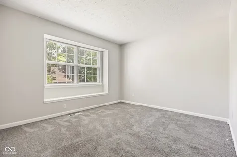 5187 Pin Oak Drive Indianapolis IN 46254