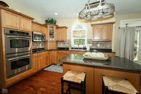 8461 Vine Maple Way Indianapolis IN 46278