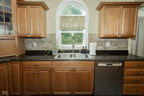 8461 Vine Maple Way Indianapolis IN 46278