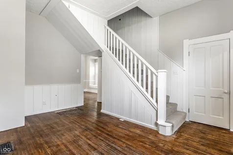 671 N 10th Street Noblesville IN 46060