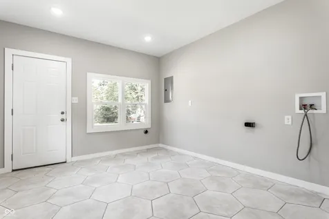 671 N 10th Street Noblesville IN 46060
