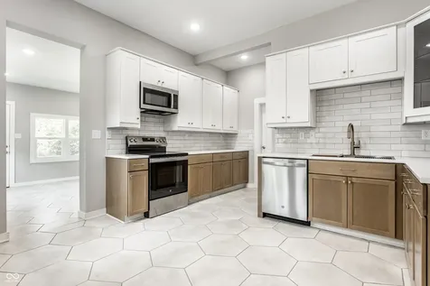 671 N 10th Street Noblesville IN 46060
