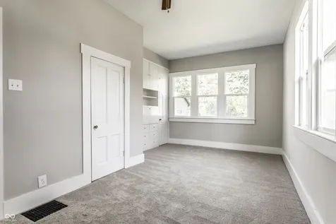 671 N 10th Street Noblesville IN 46060