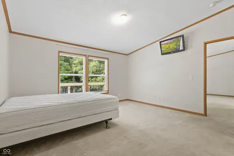 5542 E Washboard Road Bloomfield IN 47424