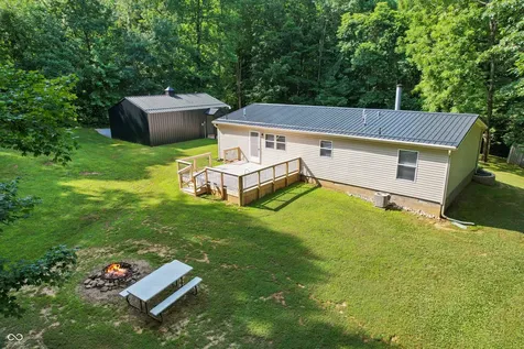 5542 E Washboard Road Bloomfield IN 47424