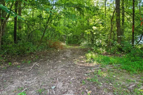 5542 E Washboard Road Bloomfield IN 47424