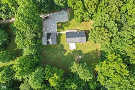 5542 E Washboard Road Bloomfield IN 47424