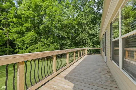 5542 E Washboard Road Bloomfield IN 47424