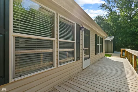 5542 E Washboard Road Bloomfield IN 47424
