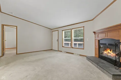 5542 E Washboard Road Bloomfield IN 47424