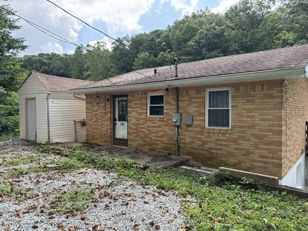 101 Lake Hart Mooresville IN 46158
