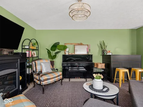6665 Crestwell Lane Indianapolis IN 46268