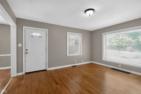 423 Clyde Avenue Indianapolis IN 46201
