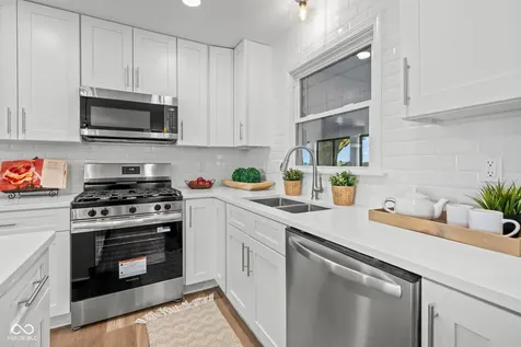 1639 N Buck Creek Greenfield IN 46140