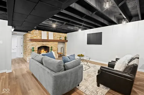 1639 N Buck Creek Greenfield IN 46140