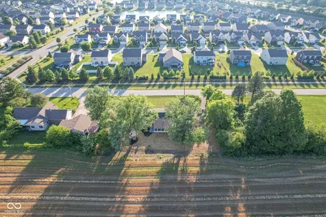 1639 N Buck Creek Greenfield IN 46140