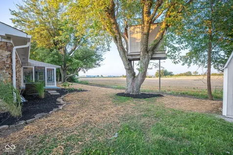 1639 N Buck Creek Greenfield IN 46140