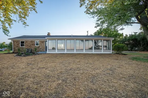 1639 N Buck Creek Greenfield IN 46140