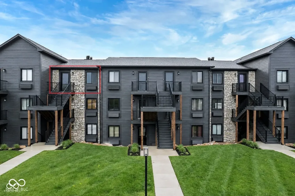 102 Clarendon Drive Noblesville IN 46062