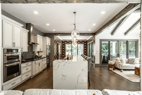7511 Pine Valley Lane Indianapolis IN 46250