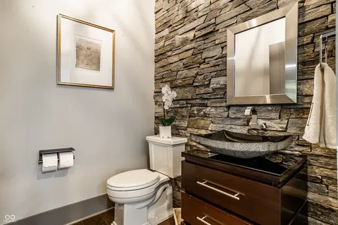 7511 Pine Valley Lane Indianapolis IN 46250