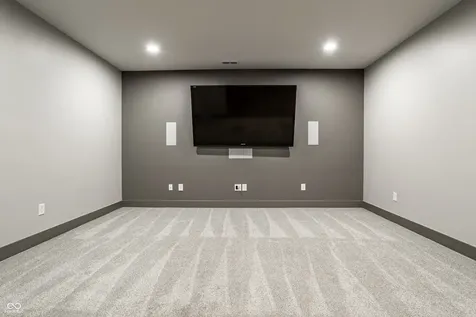7511 Pine Valley Lane Indianapolis IN 46250