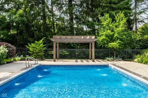 7511 Pine Valley Lane Indianapolis IN 46250