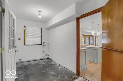 760 W Pine Street Zionsville IN 46077