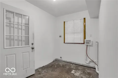760 W Pine Street Zionsville IN 46077