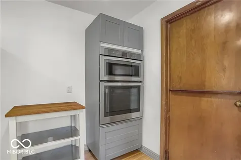 760 W Pine Street Zionsville IN 46077