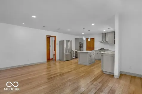 760 W Pine Street Zionsville IN 46077