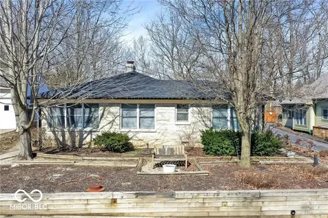 760 W Pine Street Zionsville IN 46077