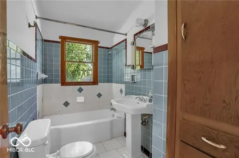 760 W Pine Street Zionsville IN 46077