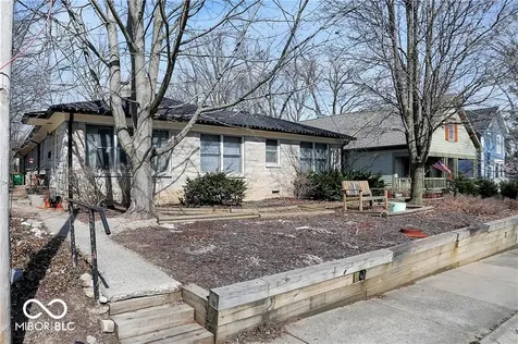 760 W Pine Street Zionsville IN 46077