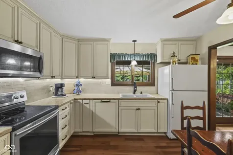 4750 Whirlaway Drive Indianapolis IN 46237