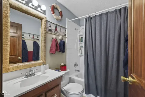 4750 Whirlaway Drive Indianapolis IN 46237