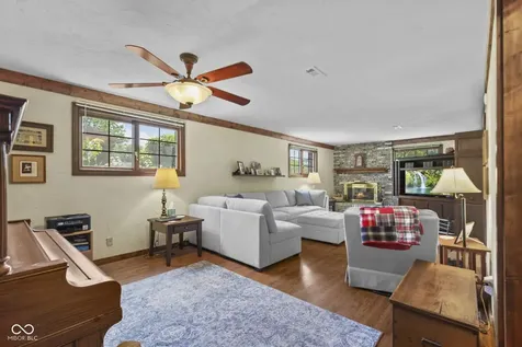 4750 Whirlaway Drive Indianapolis IN 46237